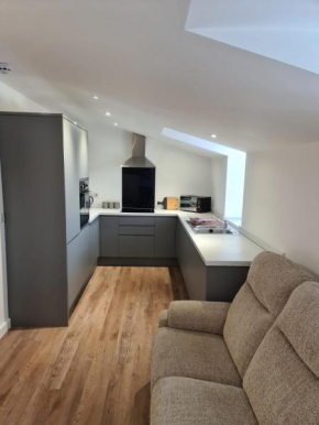 2 Bedroom Central Apartment